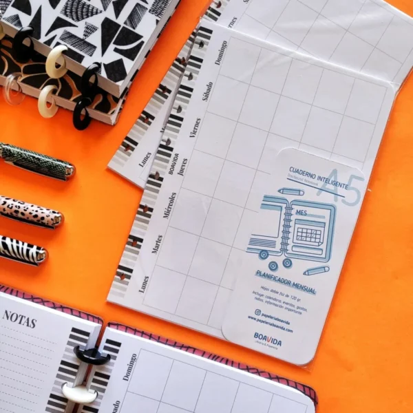 Planner Mensual A5 - "Monochrome"
