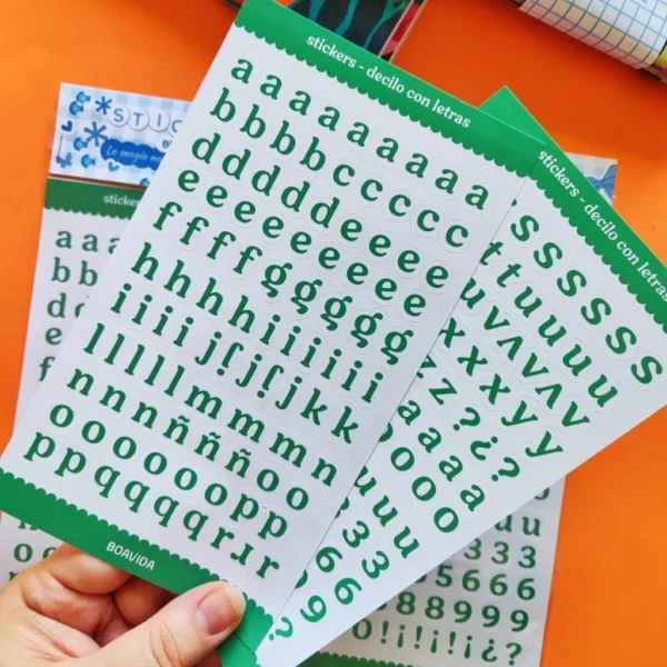 Sticker "Decilo Con Letras "- Letras de 1 cm verde oscuro